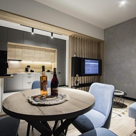 Prestige-28 Apartment Zator Luaran gambar