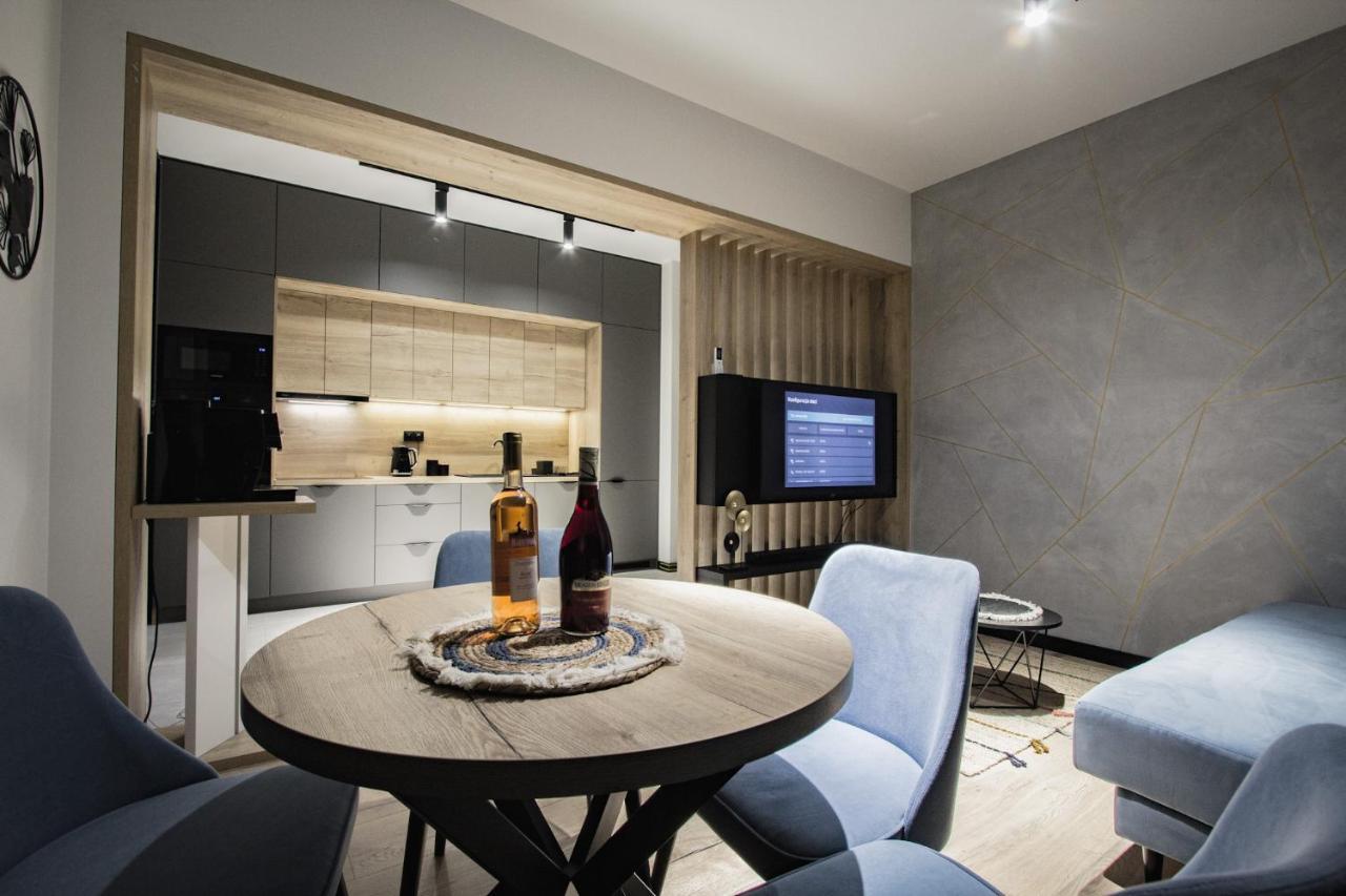 Prestige-28 Apartment Zator Luaran gambar